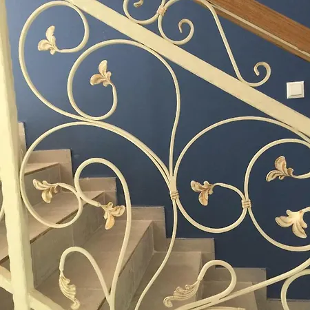 Villa Dinek - *