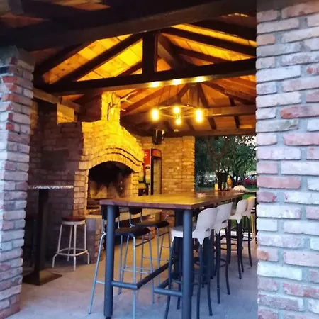Dinek - Villa Slatina Varoš